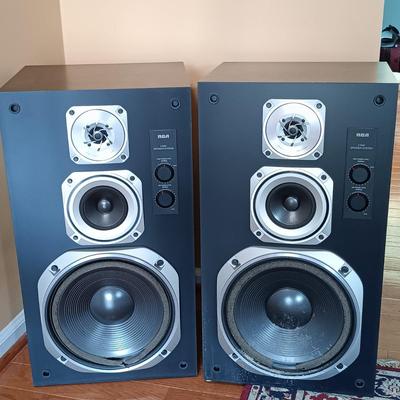 LOT 164L: Pair of RCA 3-Way Speaker System SPK380E Speakers