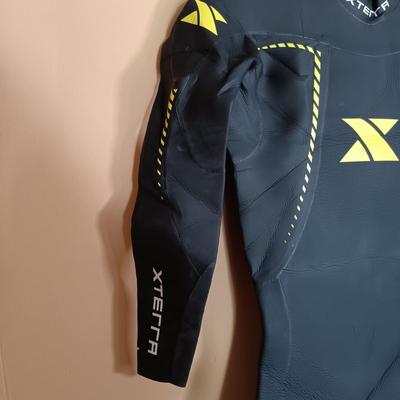 LOT 165L: XTERRA Vortex Wetsuit Women's Size Large