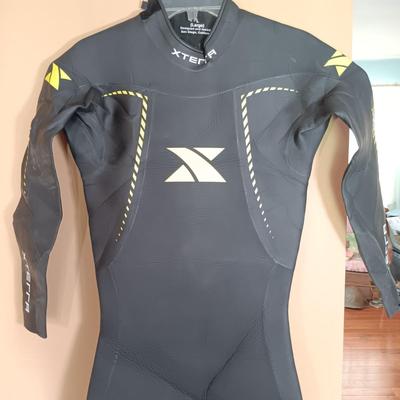LOT 165L: XTERRA Vortex Wetsuit Women's Size Large
