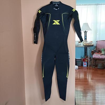 LOT 165L: XTERRA Vortex Wetsuit Women's Size Large
