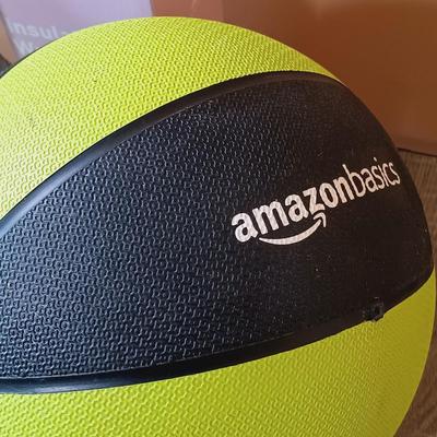 LOT 166L: AmazonBasics 16lb Medicine Ball with Aquafit 1 Gallon Water Bottle & 40 Ounce Powcan Insulated Water Bottle