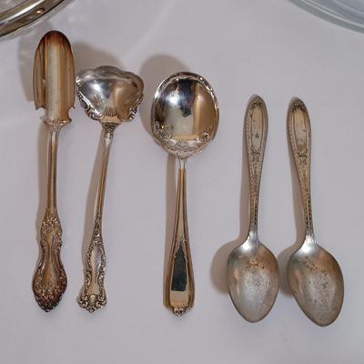 LOT 170L: A Collection of Vintage Silverware and Glass Dishes