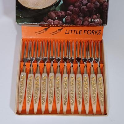 LOT 170L: A Collection of Vintage Silverware and Glass Dishes