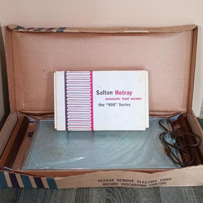 LOT 171L: Vintage Salton Hot Trays Models H-907 and H-132