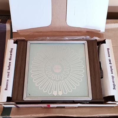 LOT 171L: Vintage Salton Hot Trays Models H-907 and H-132