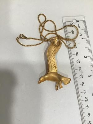 Gold Tone Bird Necklace