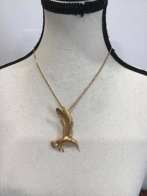 Gold Tone Bird Necklace