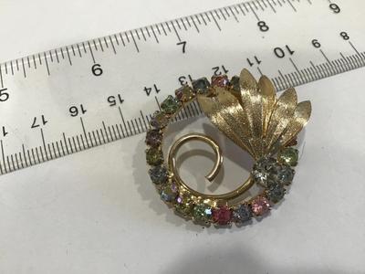 Beautiful Multi color rhinestone Brooch Vintage