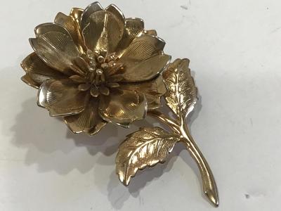 Large Gold Tone Flower Brooch