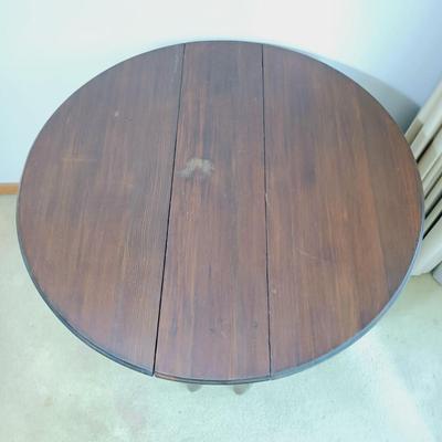LOT 1: Vintage Drop-Leaf Round Table with Cane Seat Chair