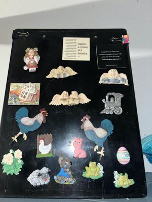 Sale Photo Thumbnail #17: Assortment of magnets