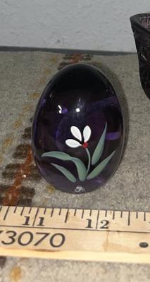 Sale Photo Thumbnail #65: Hand-painted Fenton decorative egg