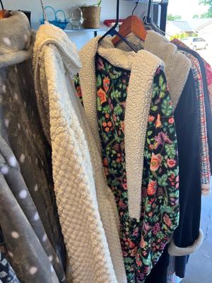 Sale Photo Thumbnail #196: Bath robes and gowns size large and CL