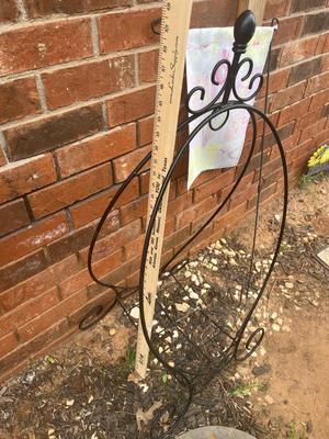 Black metal plant stand (garden flag pole not included)