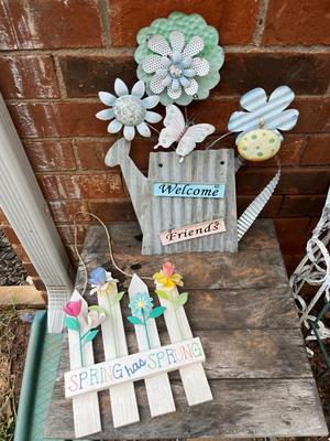 Sale Photo Thumbnail #407: Springtime garden signs