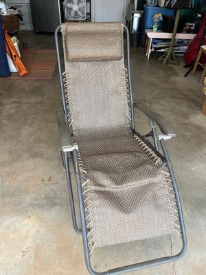 Sale Photo Thumbnail #667: Lounge chair, great condition