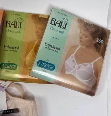 Sale Photo Thumbnail #309: In new condition with tags