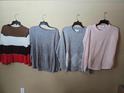 4-Piece Women’s Sweater Lot – Barefoot Dreams, Misslook, ELLE, So – Sizes S/XS
