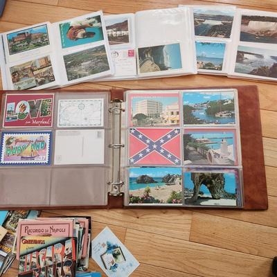 Large Lot Vintage Postcard w 4 albums,