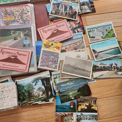 Large Lot Vintage Postcard w 4 albums,