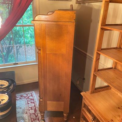 Liberty Furniture Glass Front Hutch (DR-SS)