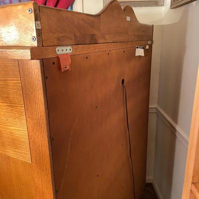 Liberty Furniture Glass Front Hutch (DR-SS)