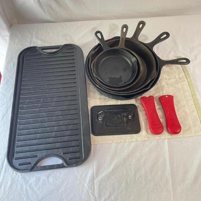 Lodge Griddle & Cast Iron Pans w/ Le Creuset (DR-SS)