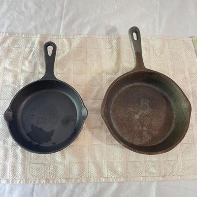 Lodge Griddle & Cast Iron Pans w/ Le Creuset (DR-SS)