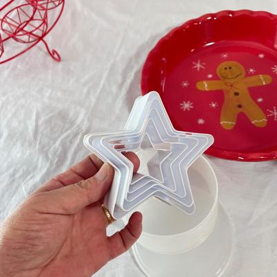 The Great Bake Off!: Assortment of Fun & Useful Baking Supplies (DR-SS)