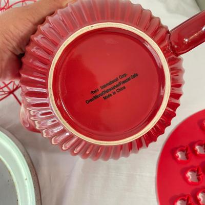 The Great Bake Off!: Assortment of Fun & Useful Baking Supplies (DR-SS)