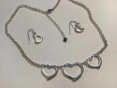 Liz and co Heart Necklace with Earrings