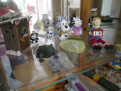 Collectible Knick Knacks (DR)