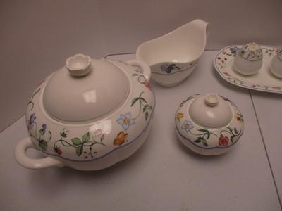 Villeroy & Boch Germany Mariposa Bone China Serving Set