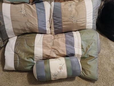 Elegant 5-Piece Embroidered Comforter Set – Queen Size
