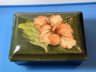 Antique Moorcroft Hibiscus Pattern Trinket Box with Lid 2-Queen Mary Labels in VG Preowned Condition as Pictured,