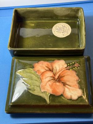 Antique Moorcroft Hibiscus Pattern Trinket Box with Lid 2-Queen Mary Labels in VG Preowned Condition as Pictured,