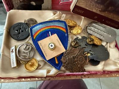 MISCELLANEOUS MILITARY BOX WITH DOG TAG, GLASS PICTURE. STERLING MILITARY PIN, ETC AS PICTURED.