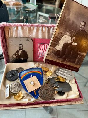 MISCELLANEOUS MILITARY BOX WITH DOG TAG, GLASS PICTURE. STERLING MILITARY PIN, ETC AS PICTURED.