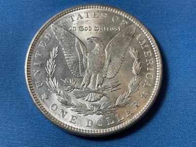 1890-P UNCIRCULATED CONDITION MORGAN SILVER DOLLAR (COIN #18).