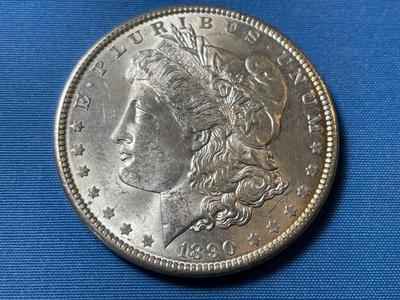 1890-P UNCIRCULATED CONDITION MORGAN SILVER DOLLAR (COIN #26).