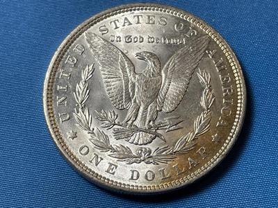 1890-P UNCIRCULATED CONDITION MORGAN SILVER DOLLAR (COIN #26).