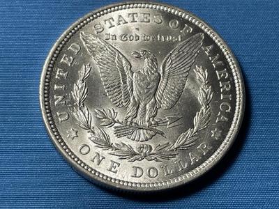 1921-P UNCIRCULATED CONDITION MORGAN SILVER DOLLAR (COIN #32).