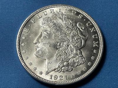 1921-P UNCIRCULATED CONDITION MORGAN SILVER DOLLAR (COIN #37).