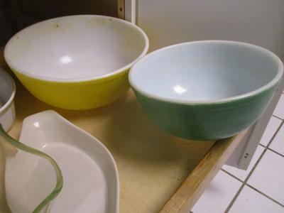 Mixing Bowls & Baking Dishes Pyrex Bowls (K)