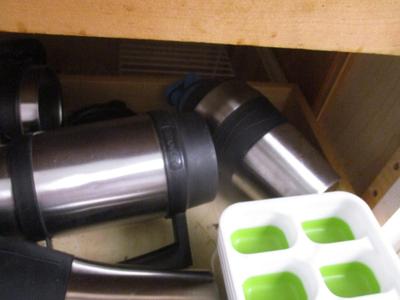 Tin Containers Glasses Coffee Mugs & Plastic Containers (K)