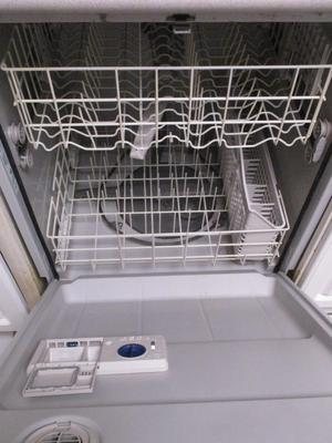 2022 Whirlpool Dishwasher (K)