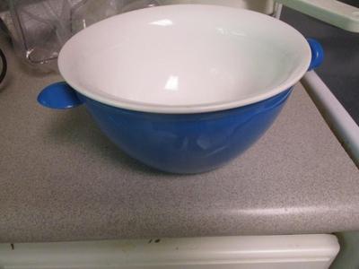Several Shelves Of Chinaware & Plastic Plates (K)