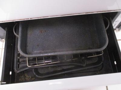 2024 Frigidaire White Stove (K)