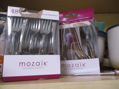 Shakers Garlic Baking Dome Silverware Bar Stoppers Apple Mugs (K)