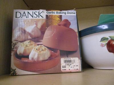 Shakers Garlic Baking Dome Silverware Bar Stoppers Apple Mugs (K)